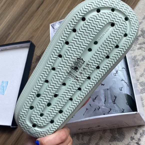 Pool slides - Picture 2 of 2